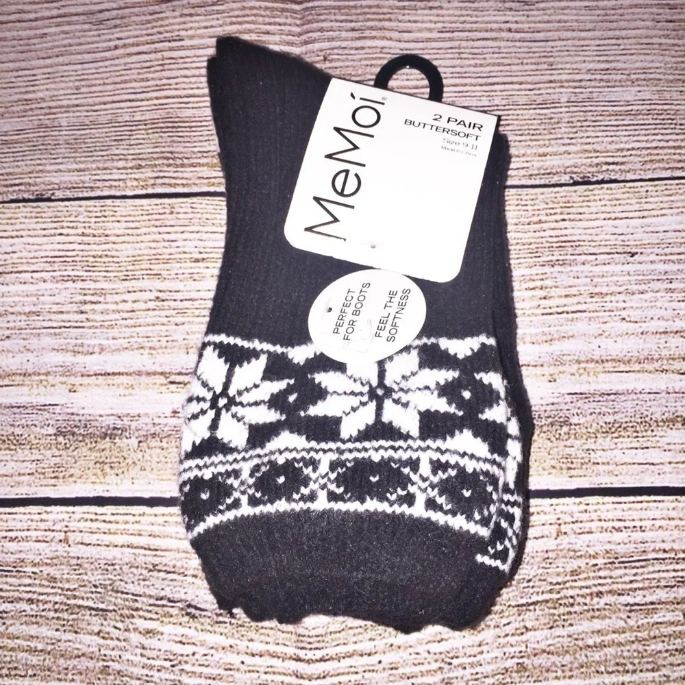 NWT  MeMoi women’s 2 Pack socks Black and white butter soft